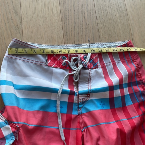 Quicksilver Board Shorts - Picture 12 of 13